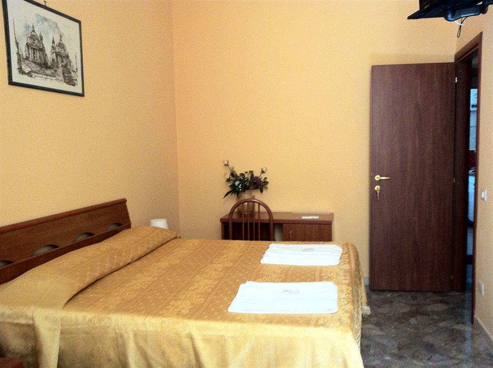 מלון רומא San Daniele Bundi House מראה חיצוני תמונה